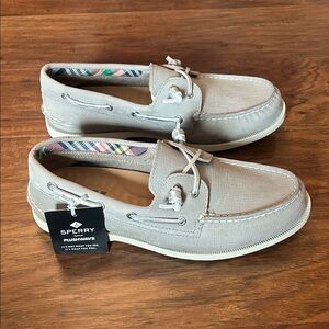 Sperry Women’s Plushwave Boat Shoes | Silver Leather | Size 8 NEW with Tag